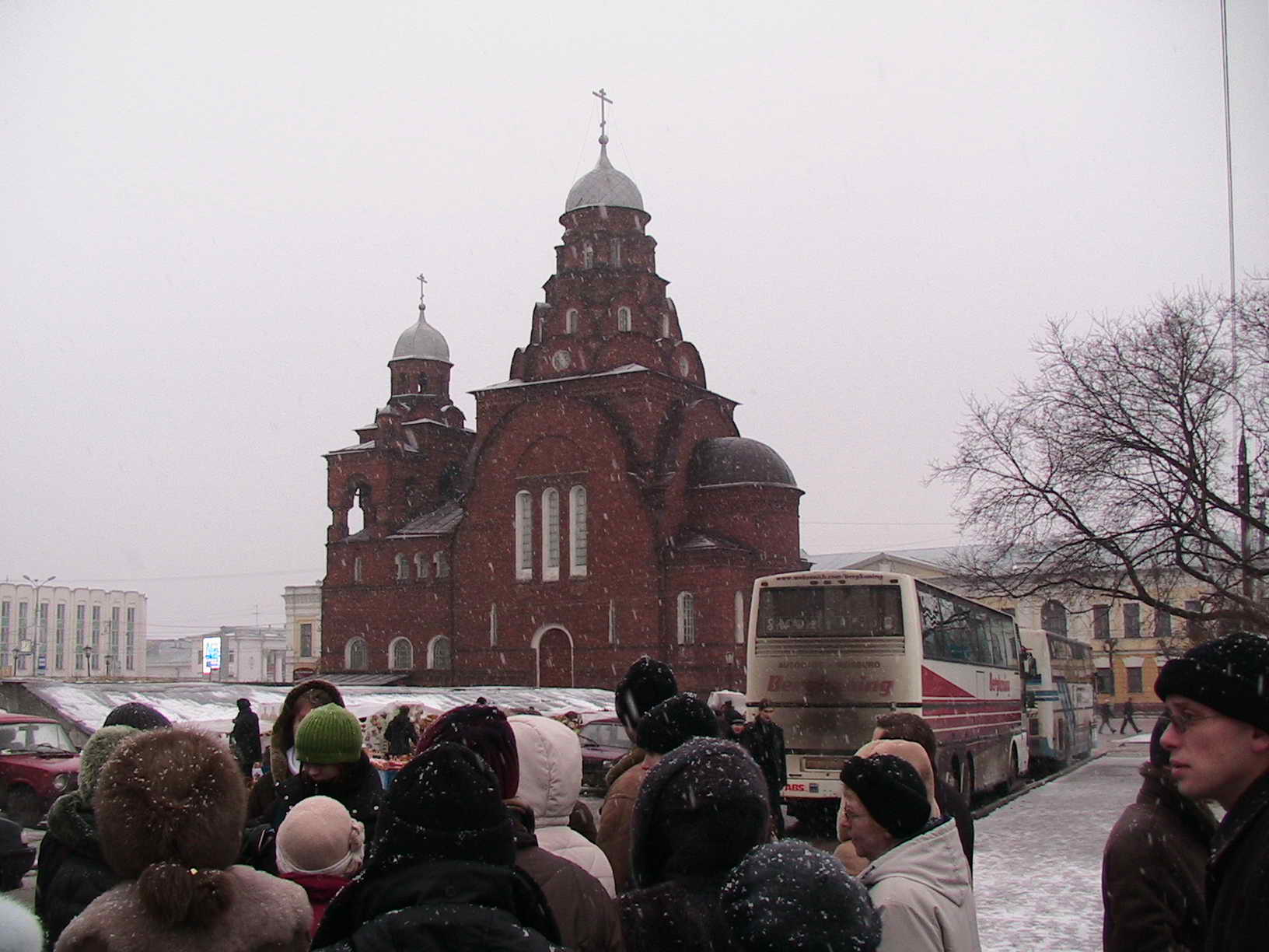 По Золотому кольцу России на комфортабельных автобусах