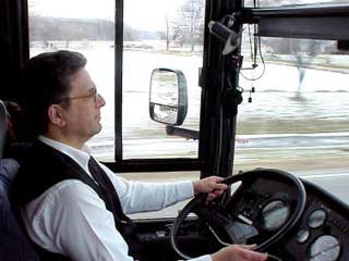 Какими качествами должен обладать водитель автобуса?