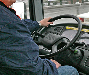 Какими качествами должен обладать водитель автобуса?
