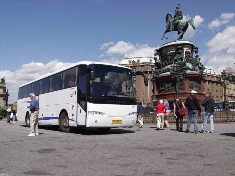 Аренда автобуса для поездки из Москвы в Санкт-Петербург