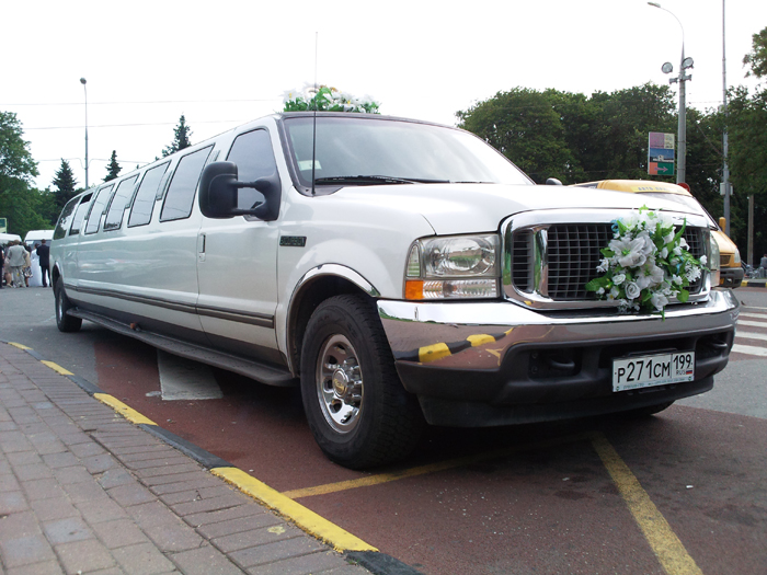 Аренда Лимузина Ford excursion