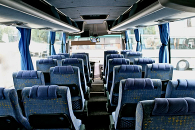 Салон автобуса ИСУЗУ Q-BUS LUX 2011 года выпуска (до 30 мест)