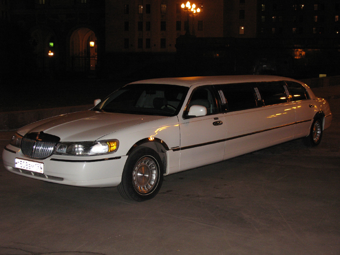 Аренда Лимузина Линкольн Таун Кар